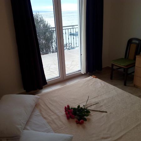 Apartment On The Beach Lokva Rogoznica Exterior foto
