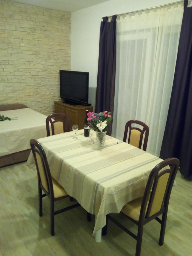 Apartment On The Beach Lokva Rogoznica Exterior foto