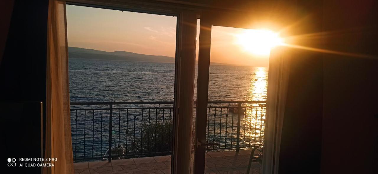 Apartment On The Beach Lokva Rogoznica Exterior foto
